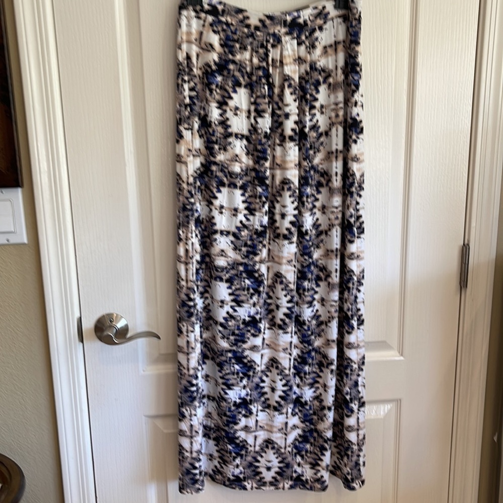 Long skirt with pleats front and back - Picture 3 of 8